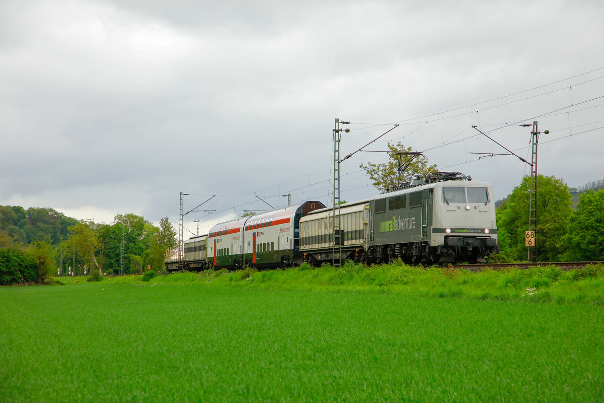 111 210 Railadventure mit zwei SBB Dostos in Namedy, am 27.04.2019.
