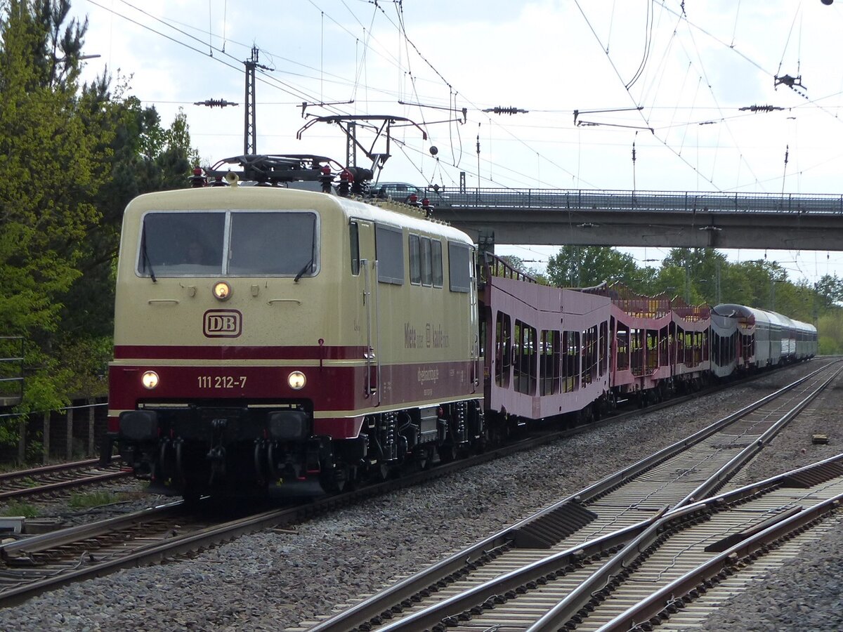 111 212 (DB Gebrauchtzug) mit privatem Urlaubs-Express in Brock=Ostbevern, 05.05.2022