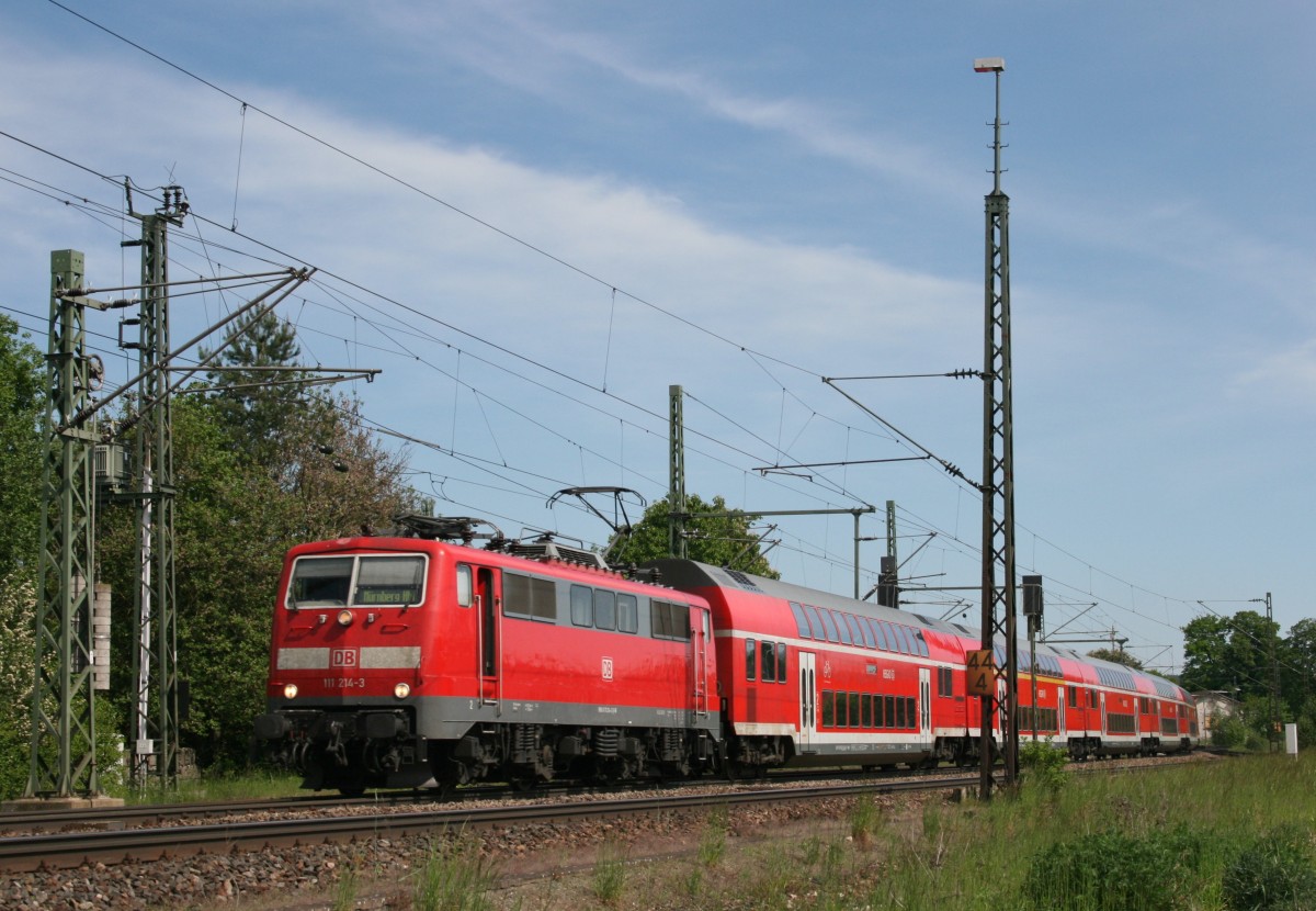111 214 mit RE 4258 (Mnchen Hbf–Regensburg–Nrnberg Hbf) am 21.05.2014 in Seubersdorf