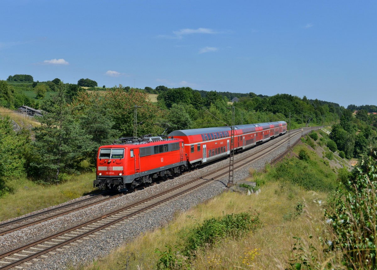 111 217 mit einem RE nach Nrnberg am 16.07.2013 bei Laaber.