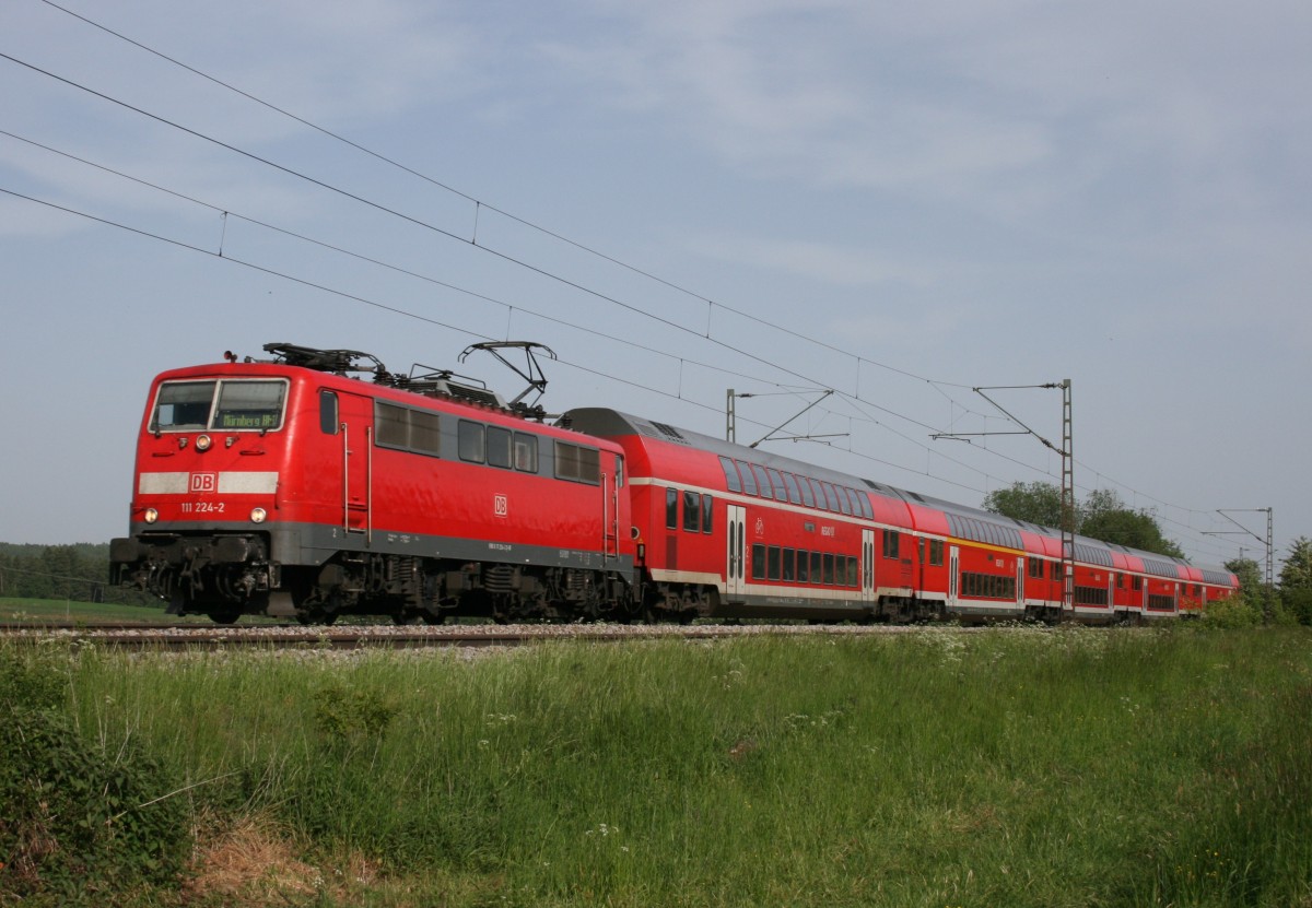 111 224 mit RE 4260 (M�nchen Hbf–Regensburg–N�rnberg Hbf) am 22.05.2014 zwischen Mausheim und Parsberg