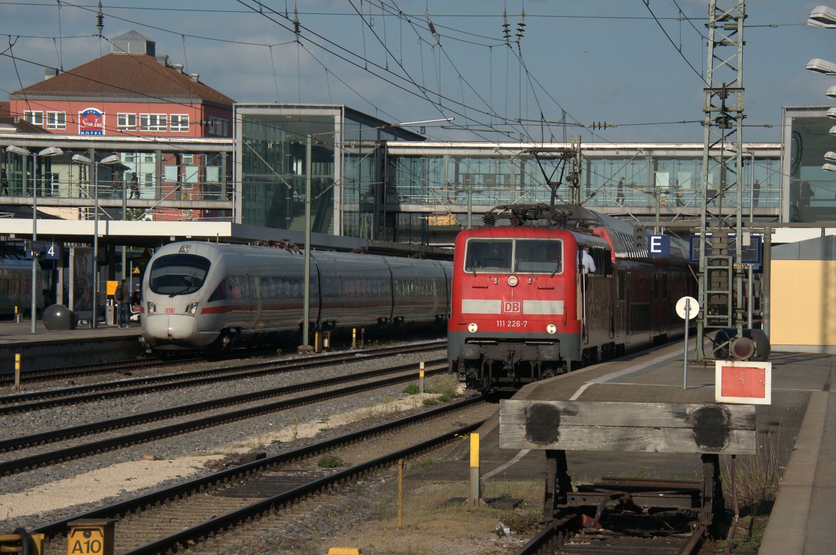 111 226 am 07.05.15 in Regensburg Hbf