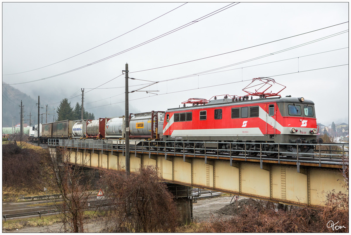 1110.015 fährt mit dem Wenzel Zug 43933 von Neuss nach Graz Kalsdorf. 
St Michael in der Obersteiermark 01_2018