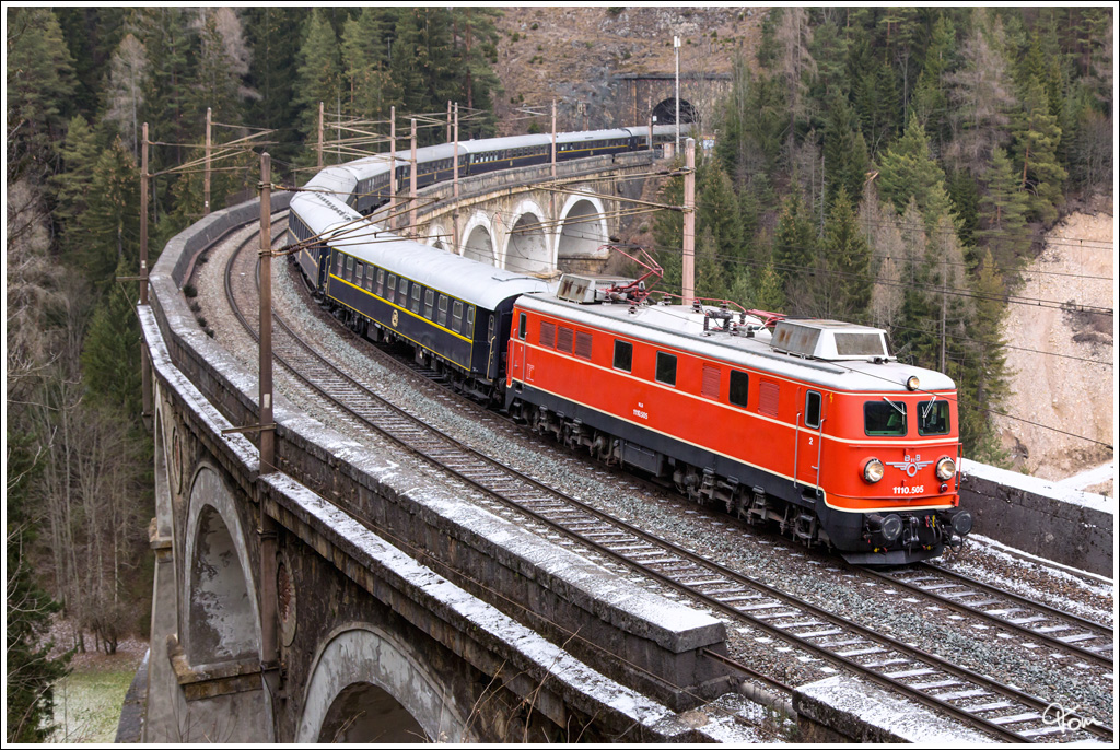 1110.505 fährt als SR 16156 von Wien Franz-Josefs Bahnhof nach Mürzzuschlag.  Kalte Rinne Breitenstein  6_1_2016