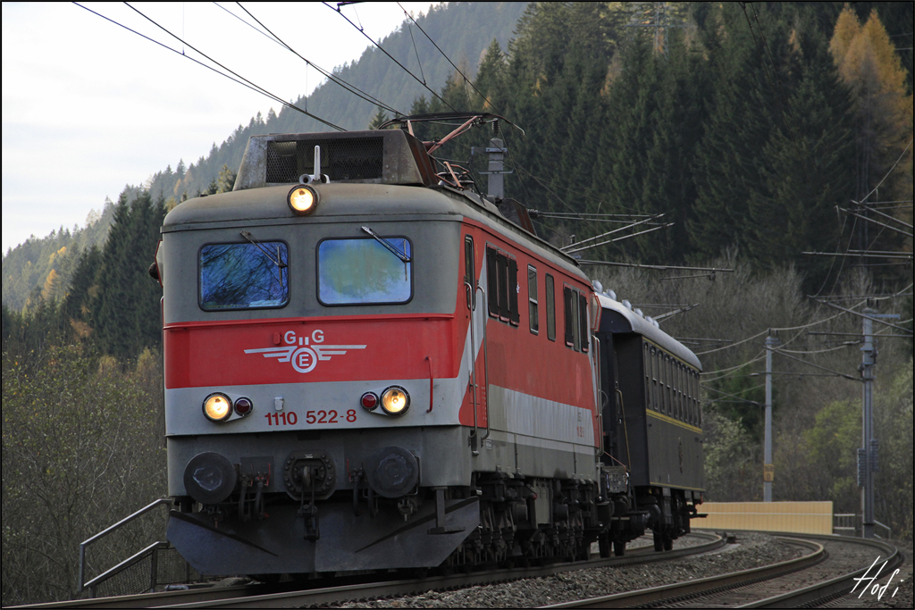 1110.522 mit WLB SGAG 95187 (Vmax 40) von Selzthal nach Fentsch-St.Lorenzen.
Treglwang 12.11.13