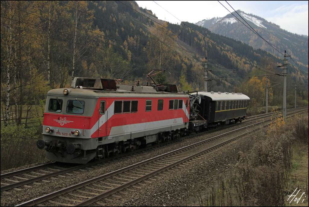 1110.522 mit WLB SGAG 95187 (Vmax 40) von Selzthal nach Fentsch-St.Lorenzen.
Mautern 12.11.13