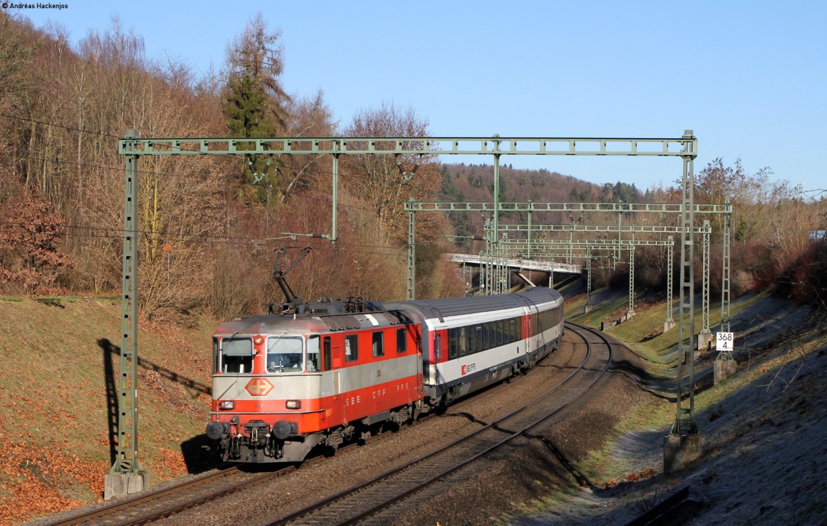 11109 mit dem IC 183 (Stuttgart Hbf-Zürich HB) bei Herblingen 13.1.15