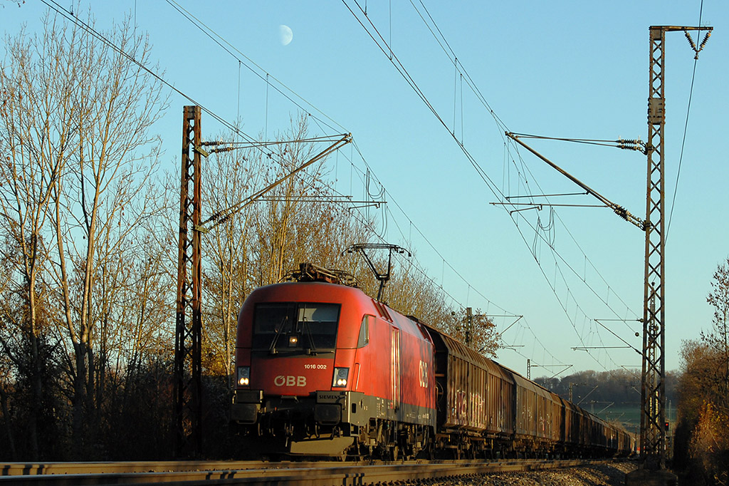 1.11.2018 Streckenabschnitt Uhingen 1016 002 - und der Mond schaut zu ...