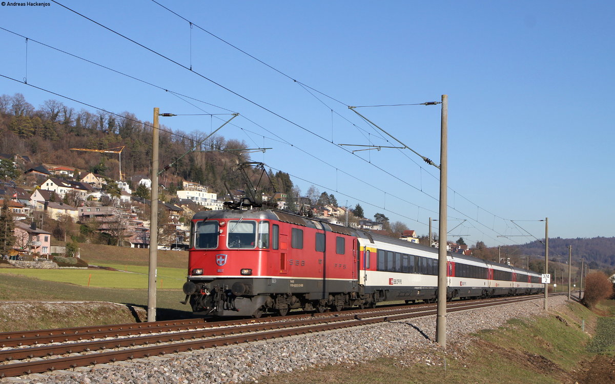 11127 mit dem IC 487 (Singen(Htw)-Zürich HB) bei Thayngen 15.2.19