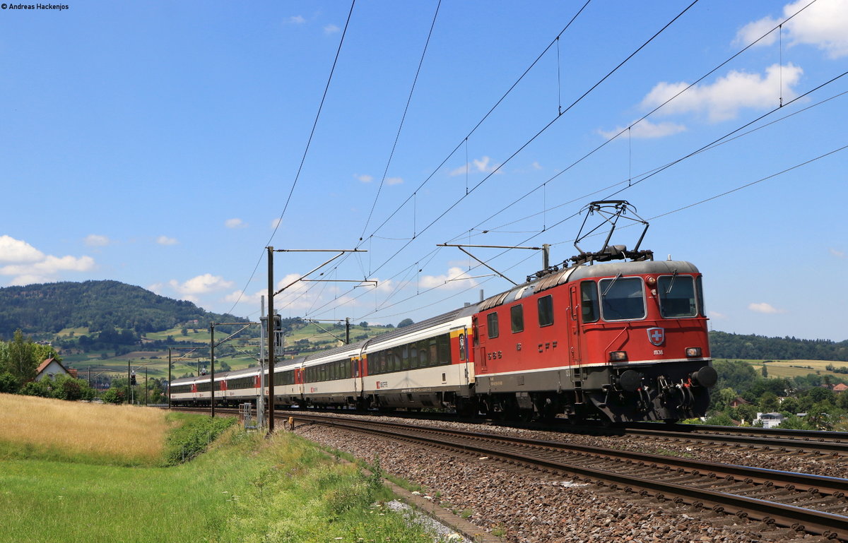 11138 mit dem IR 1971 (Basel SBB-Zürich HB) bei Frick 23.6.20