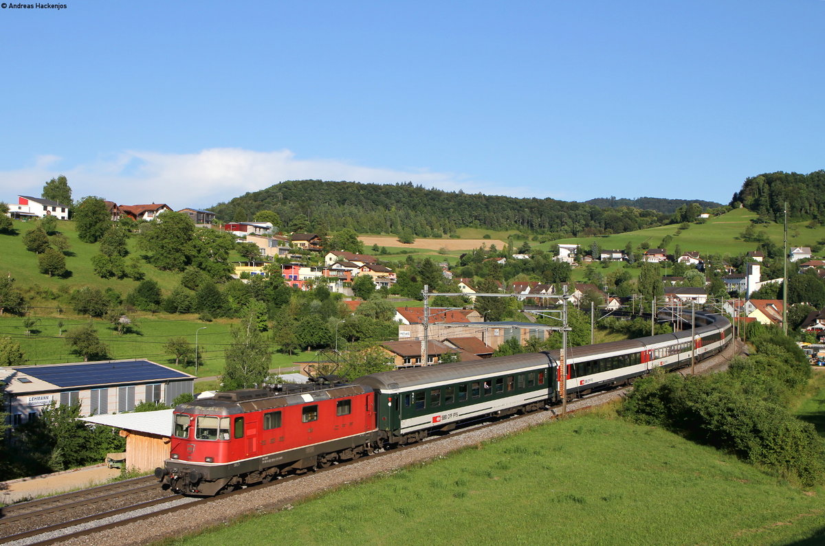 11155 mit dem IR 2082 (Zürich Flughafen-Basel SBB) bei Zeihen 18.7.16