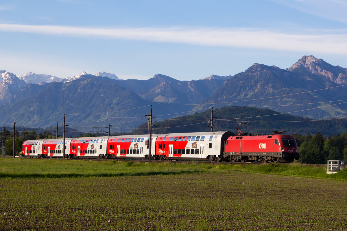 1116 042-4 mit ihren Dostos gen Götzis bei Sulz Röthis. 22.5.20