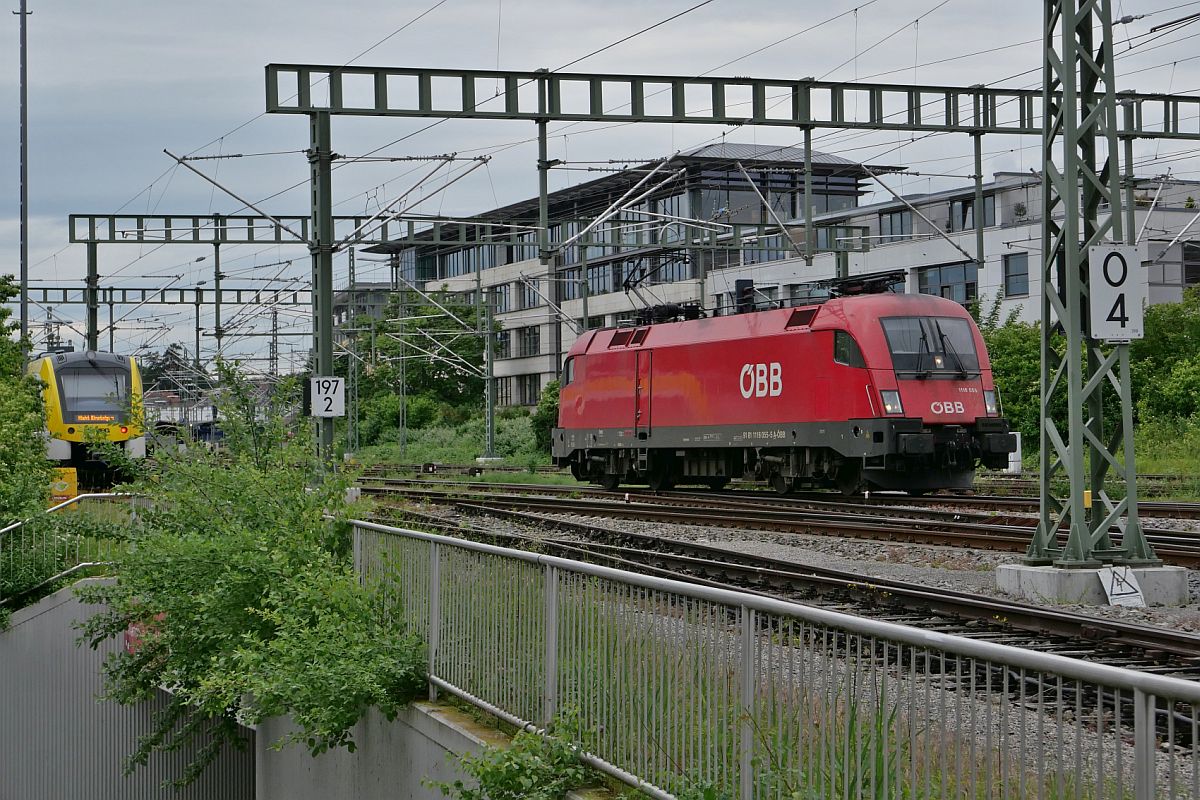 1116 055 auf Rangierfahrt, um am IC 119  BODENSEE , Dortmund - Innsbruck, Kopfzumachen. Friedrichshafen, 24.05.2022