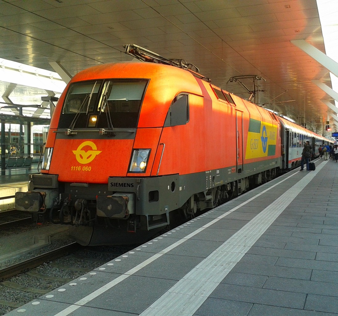 1116 060-5 mit IC 693 (Klagenfurt Hbf - Salzburg Hbf - Wien Westbahnhof) am 18.8.2015 in Salzburg Hbf.