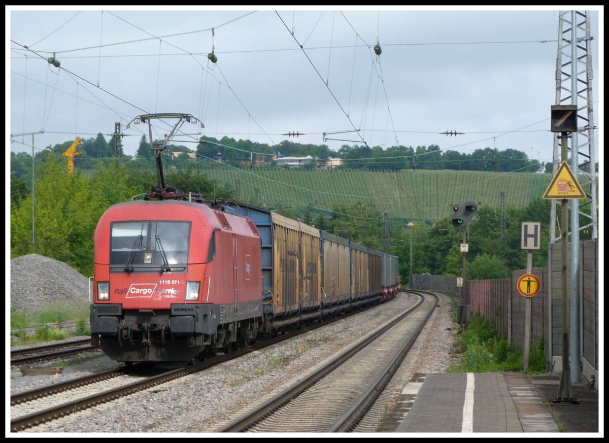 1116 071 durchfährt am 30.5.14 mit dem GA 47151 den Bahnhof Stuttgart - Münster.