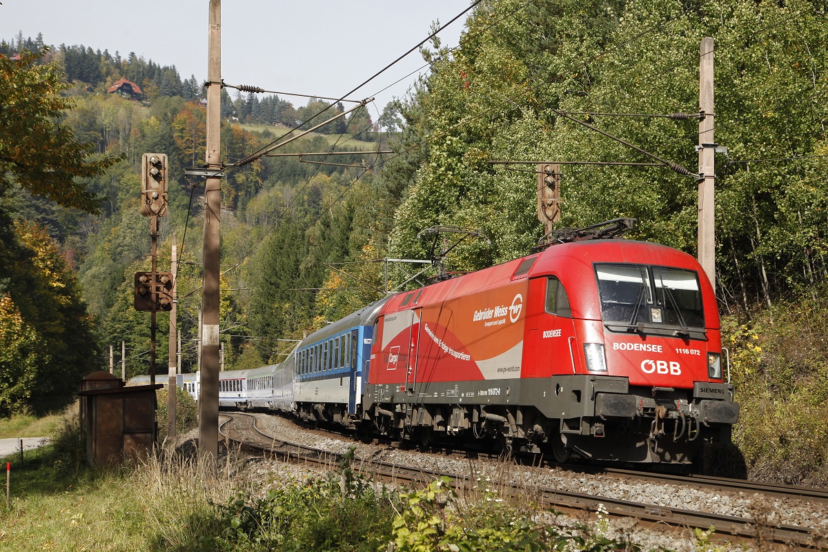 1116 072 (Gebrüder Weiss - Rail Cargo Group) mit EC102 bei Klamm Schottwien am 8.10.2014.