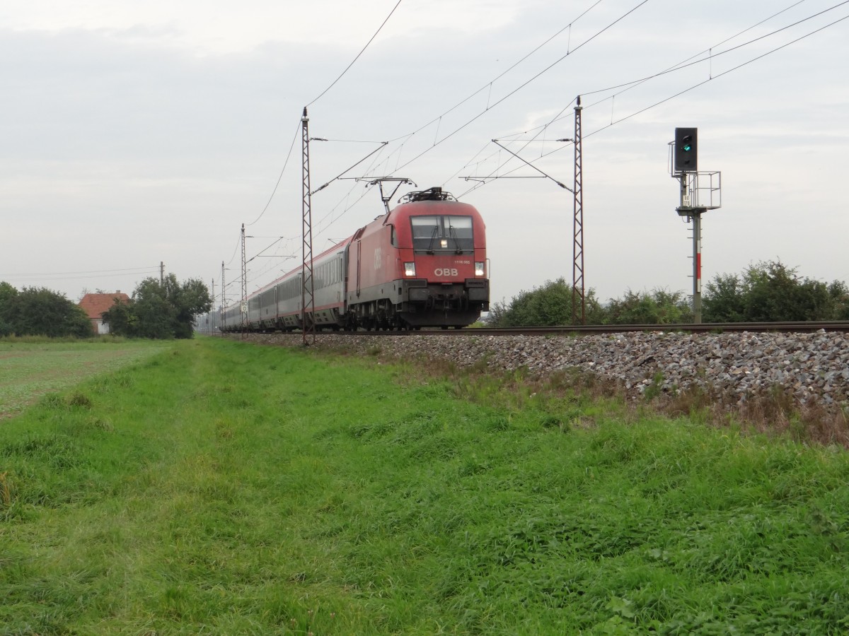1116 085 und 1016 048 zu sehen am 18.09.14 in Neu-Ulm.