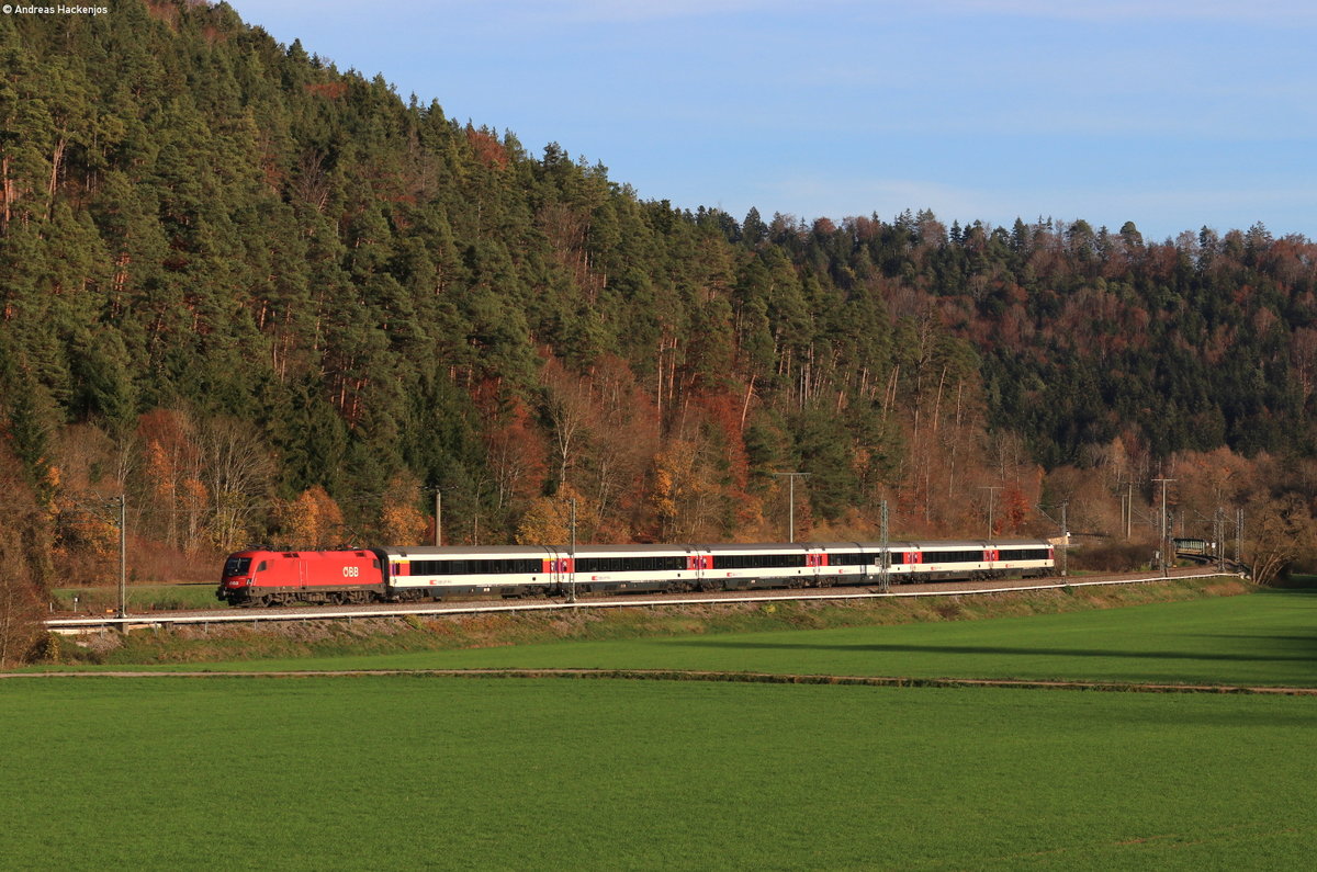 1116 097 mit dem IC 188/RE 50188 (Zürich HB/Singen(Htw)-Stuttgart Hbf) bei Neckarhausen 15.11.20