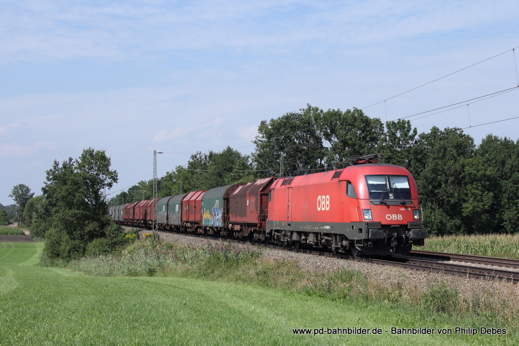 1116 099-3 (BB) fhrt am 24. August 2013 um 15:10 Uhr mit einem Gterzug durch Hilperting