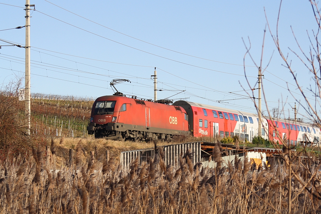 1116 106-8 mit dem R 2322 am 24.Dezember 2014 bei Pfaffstätten.
