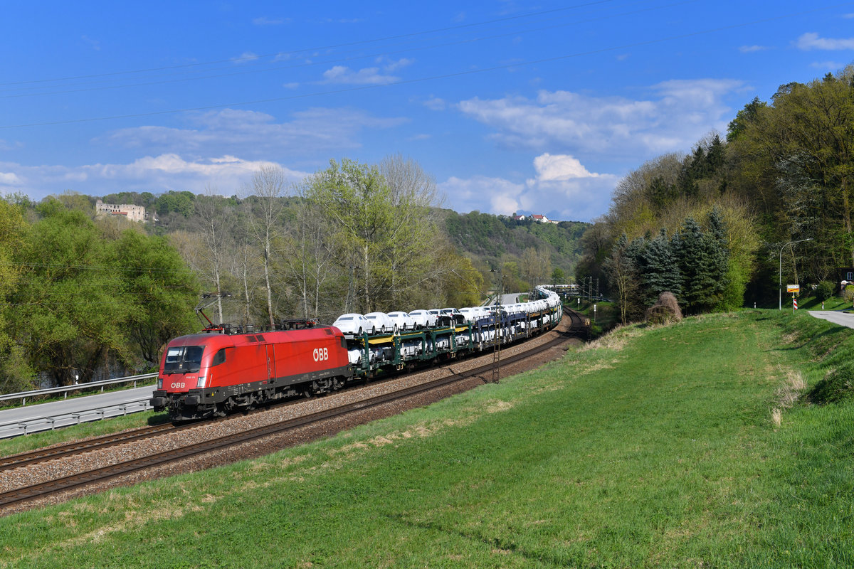 1116 111 mit DGS 47160 am 17.04.2018 bei Pleinting. 