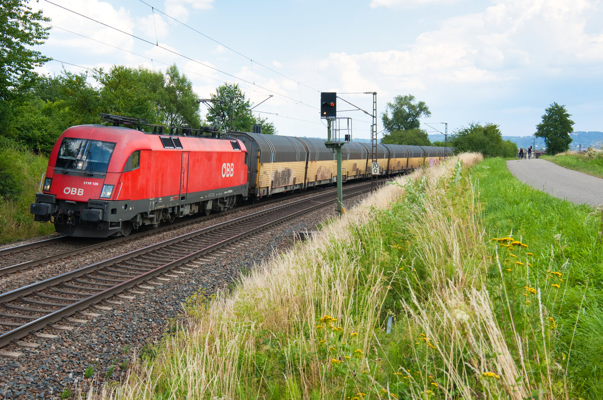 1116 126 mit einem Altmann Autotransportzug bei Pölling Richtung Nürnberg, 14.07.2018