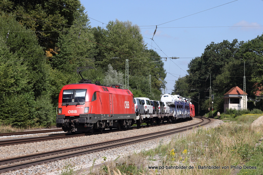 1116 136-3 (BB) fhrt am 21. August 2013 um 11:04 Uhr mit einem Gterzug durch Aling