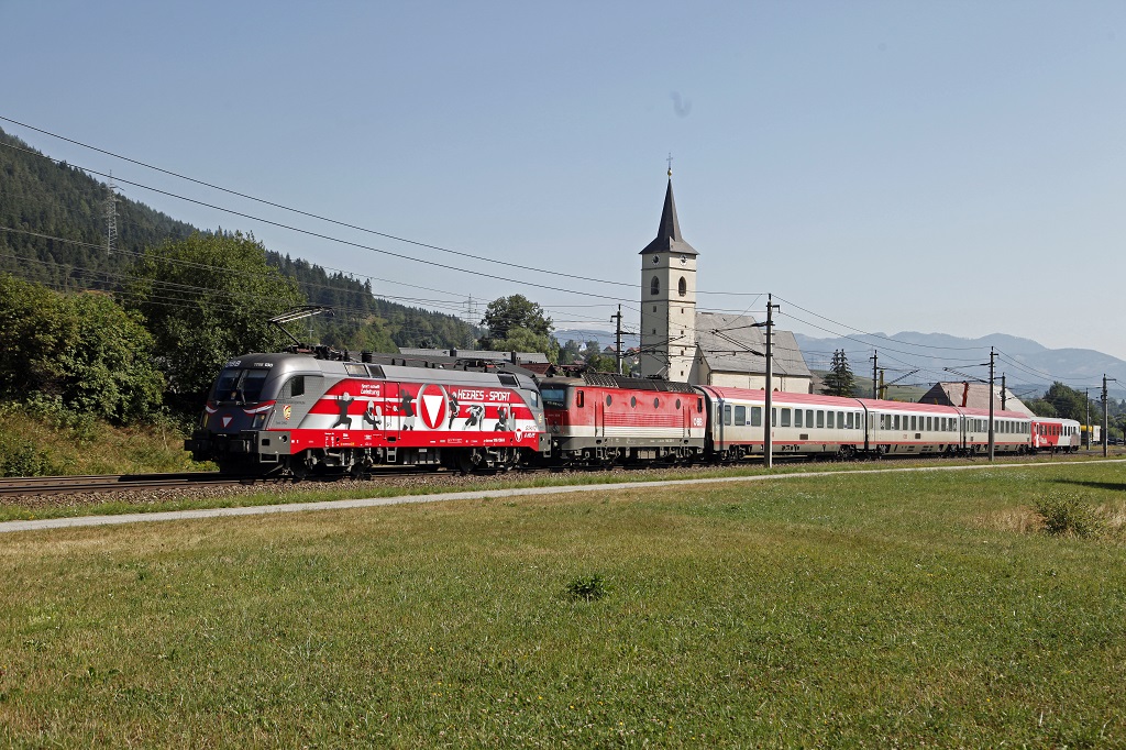 1116 138 und 1144.225 ziehen am 16.08.2013 Intercity 514 in Kammern Richtung Selzthal.