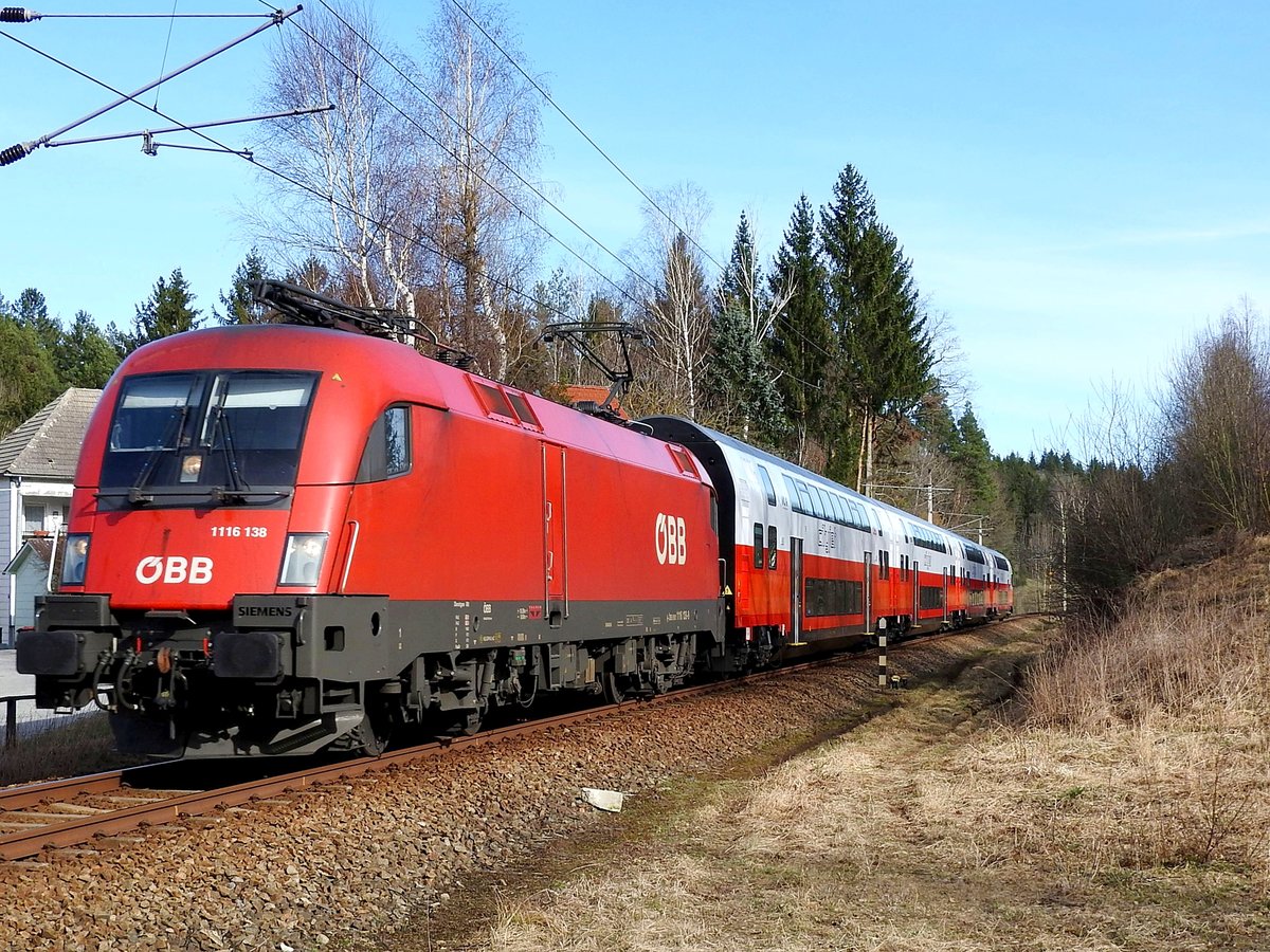1116 138-9 wird mit REX2112 (Waldviertel-Express)in Kürze Gmünd/NÖ erreichen; 200305