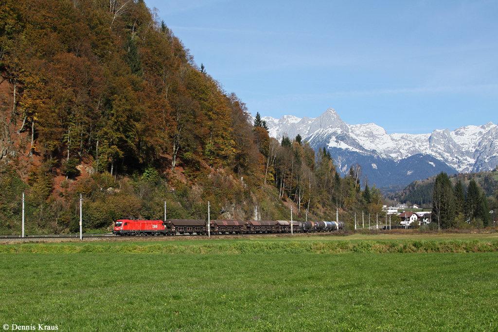 1116 139 mit einem Güterzug am 01.11.2014 bei Mitterberghütten.