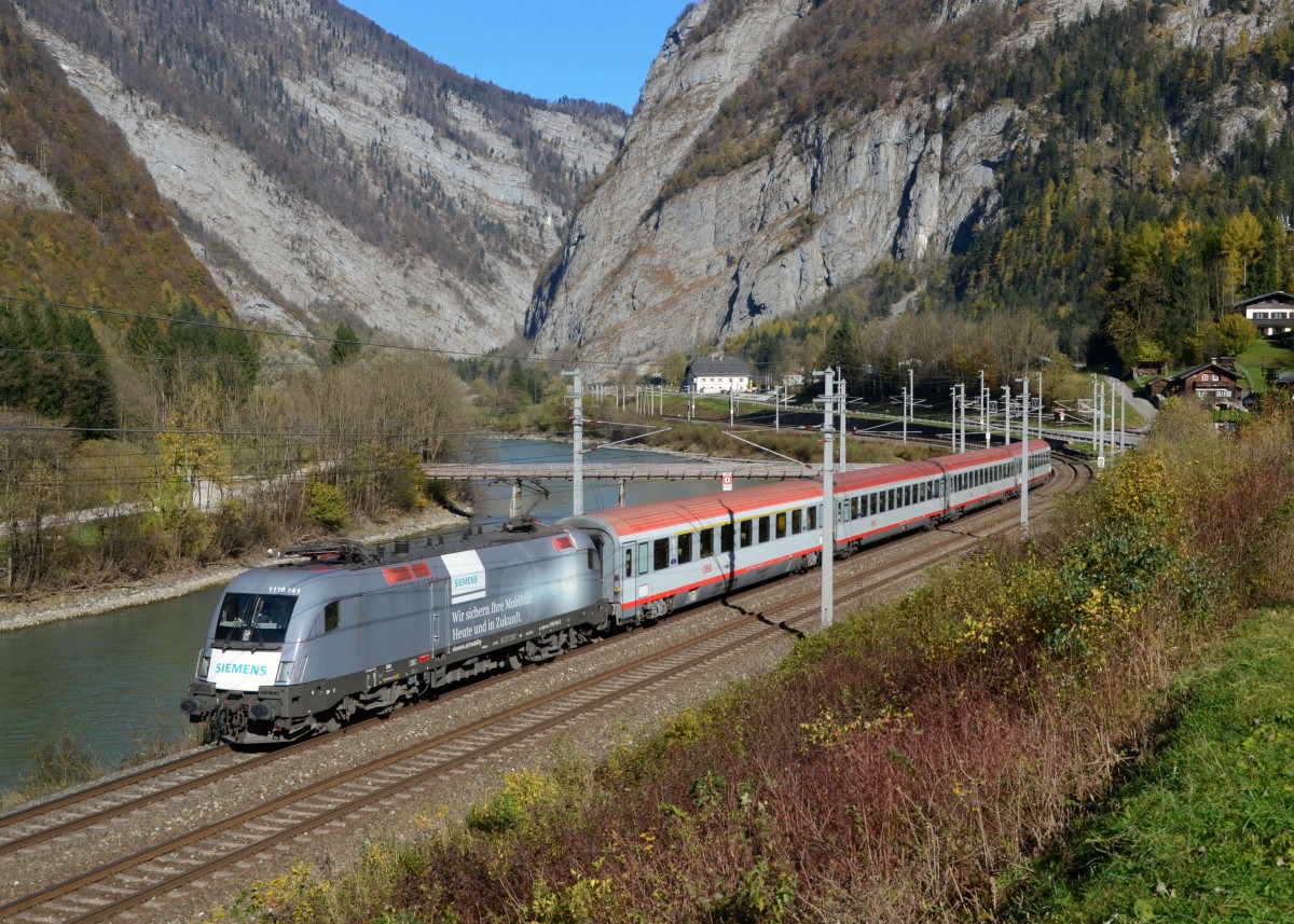 1116 141 mit einem OIC nach Innsbruck am 02.11.2014 bei Stegenwald.