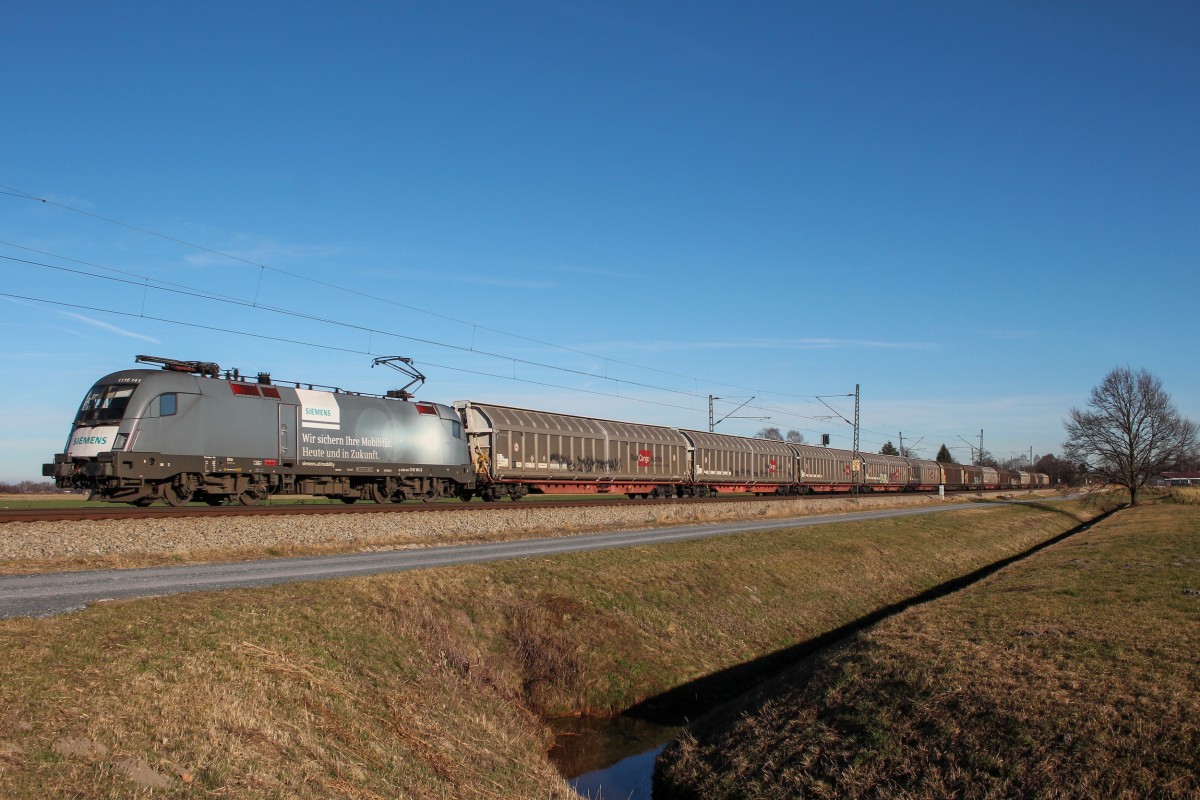 1116 141  Siemens  mit dem 47838 am 28. Dezember 2015 bei Übersee.