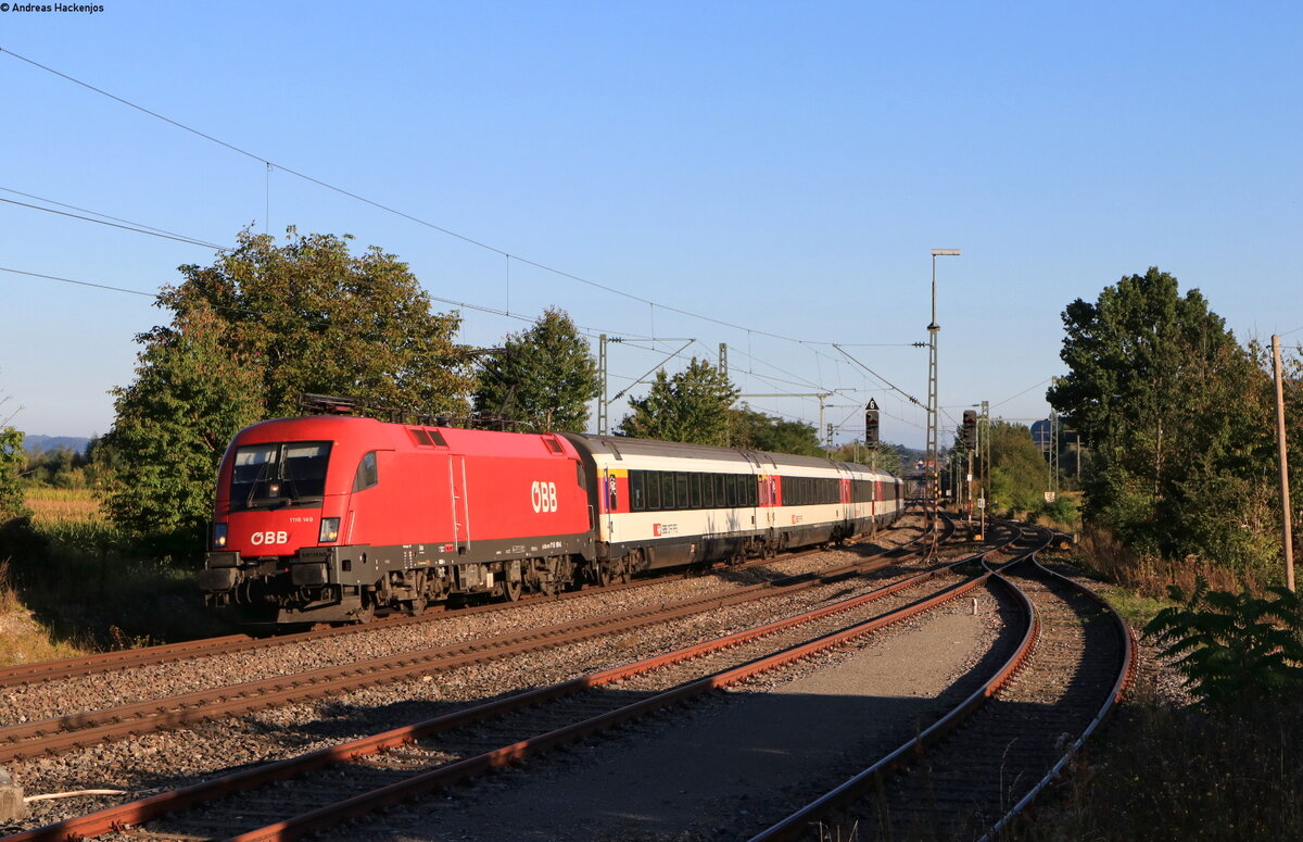 1116 149 mit dem IC 184/RE 50184 (Zürich HB/Singen(Htw)-Stuttgart Hbf) in Welschingen 24.9.21