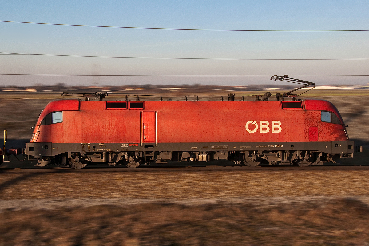 1116 152 am 13.01.2014 durch's Tullnerfeld in Richtung Tulln Stadt.