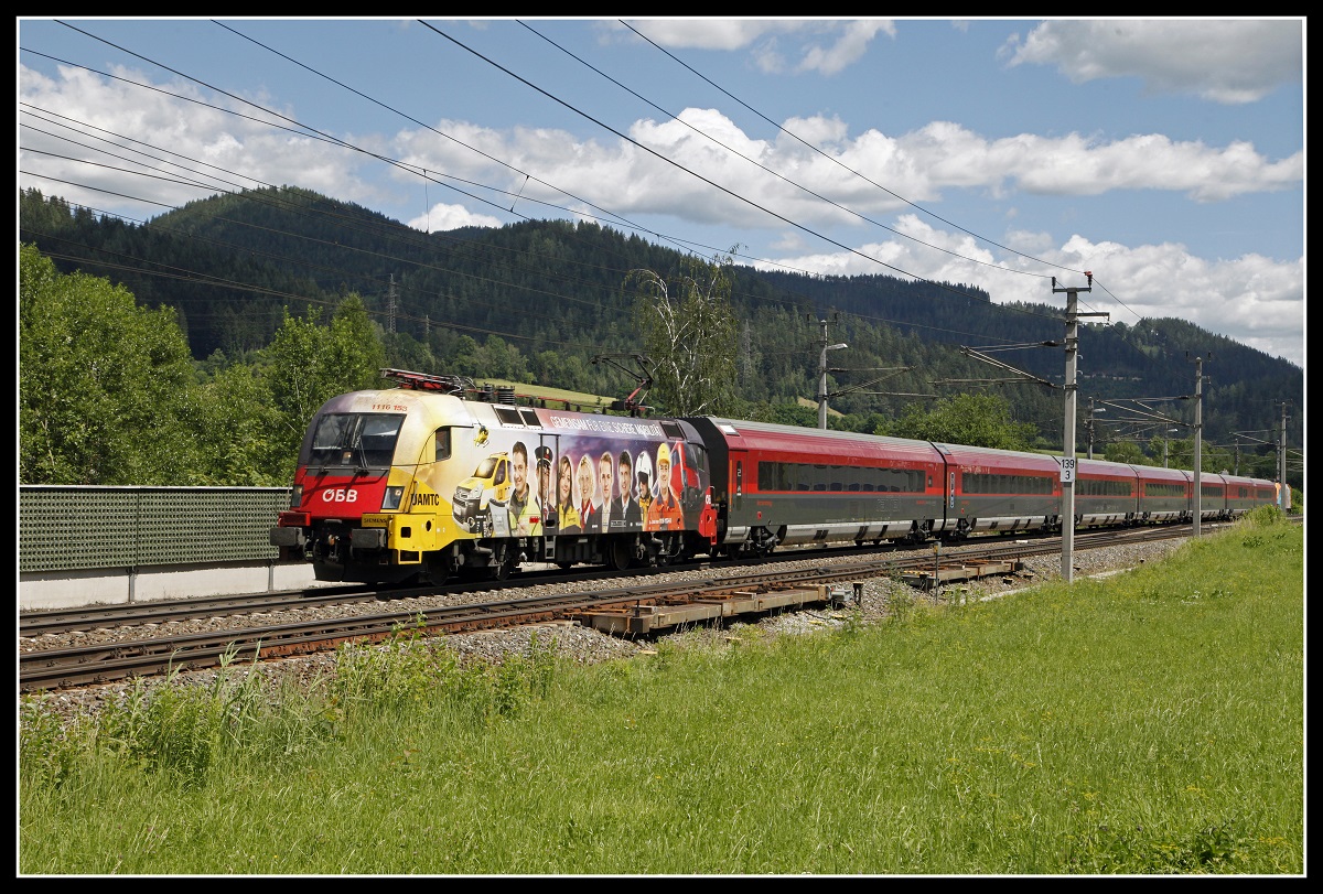 1116 153 mit Railjet bei Kindberg am 6.07.2020.