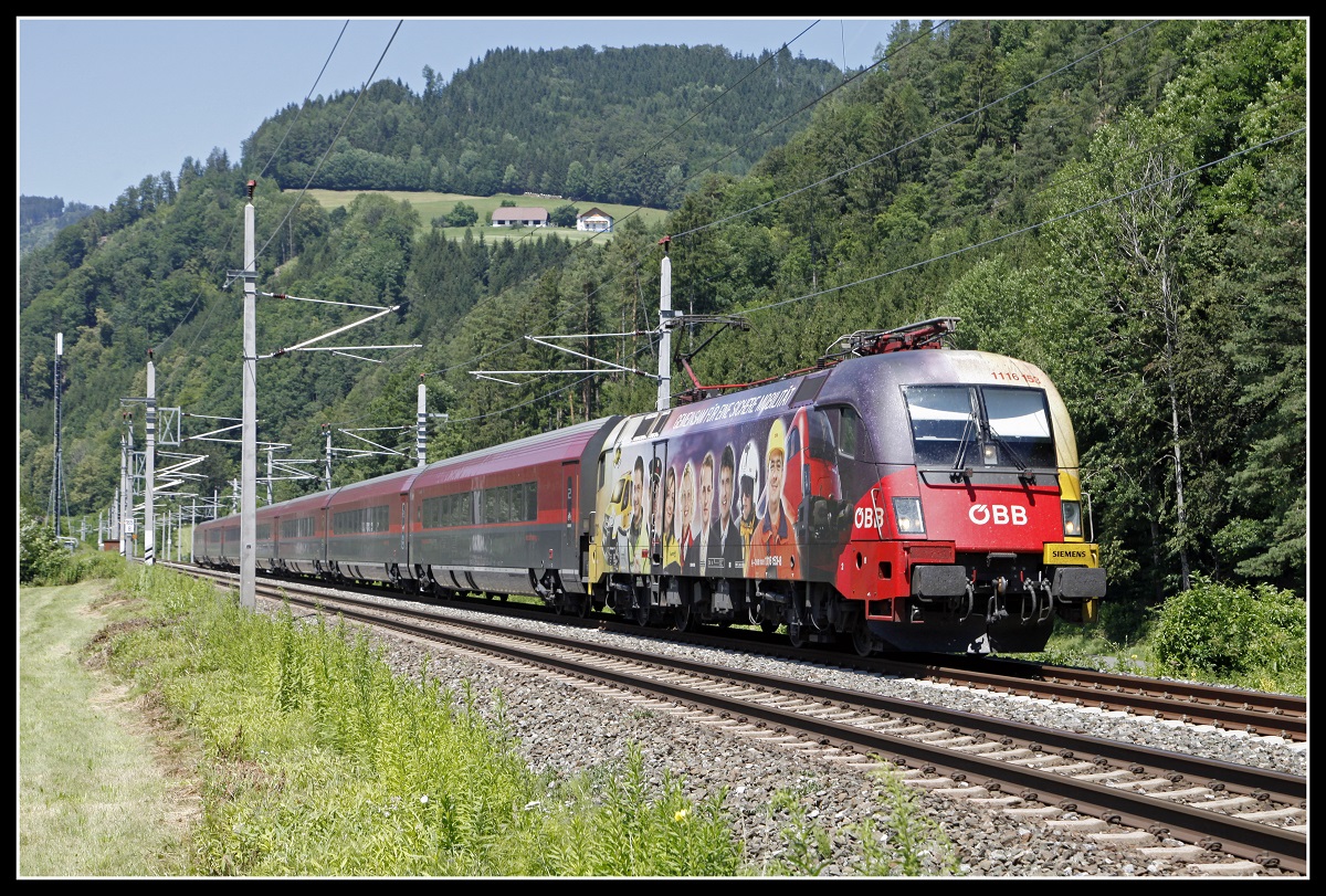 1116 153 mit Railjet nahe Pernegg am 9.07.2020.