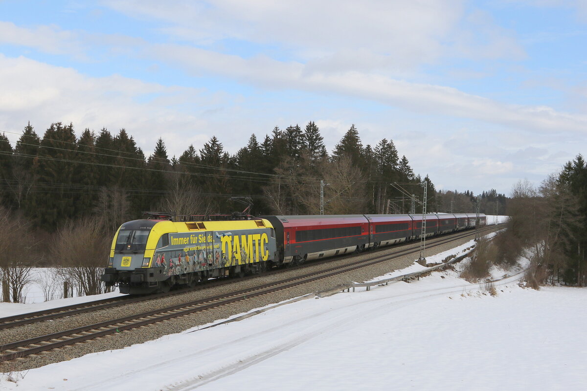 1116 153  ÖAMTC  aus Salzburg kommend am 31. Januar 2023 bei Sossau im Chiemgau.