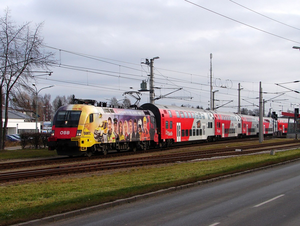 1116 153 ÖAMTC Werbelok (ex. CATS Werbelok) in Gmünd mit REX 2102 von Wien FJB nach Ceske Velenice  01.12.2013.