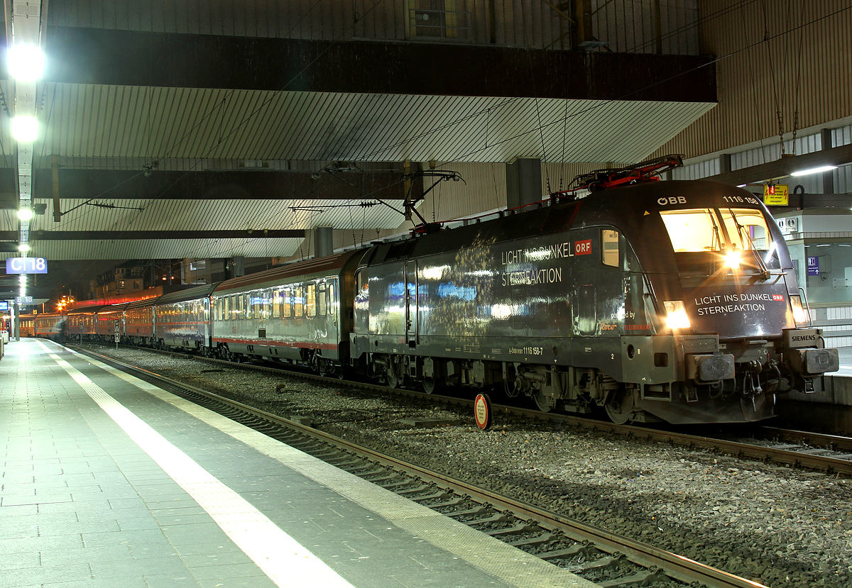 1116 158  Licht ins Dunkel  am NJ421 in Düsseldorf Hbf am 23.12.2017