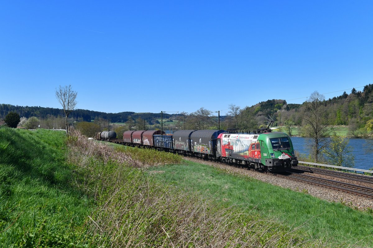 1116 159 mit EZ 44927 am 19.04.2019 bei Sandbach. 