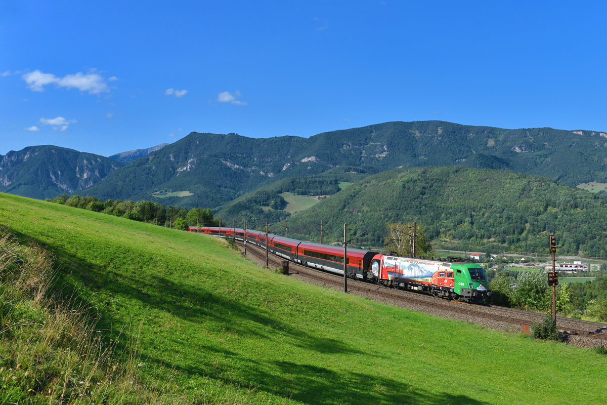 1116 159 mit RJ 657 am 08.09.2017 bei Eichberg. 