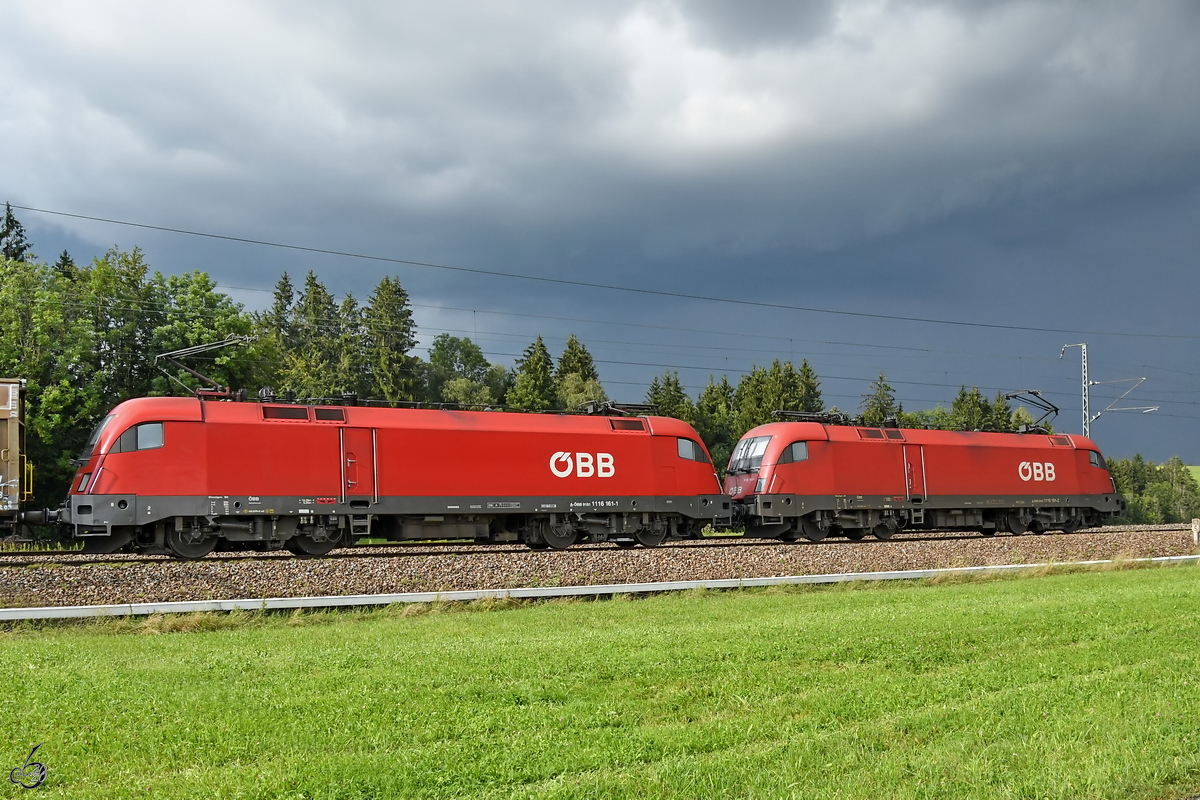 1116 161-1 & 151-2 ziehen einen Güterzug in Richtung Österreichische Grenze. (bei Fuchsreut, August 2020)