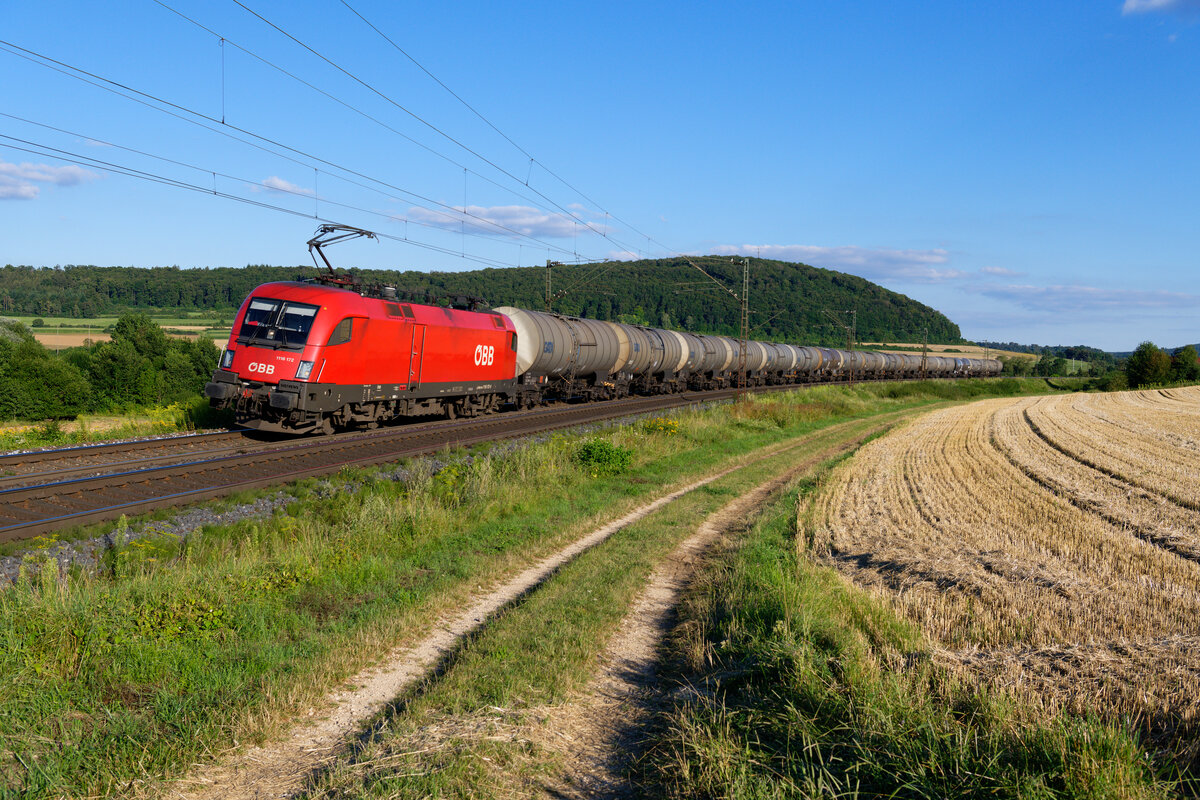 1116 172 ÖBB mit einem Kesselwagenzug bei Wettelsheim Richtung Ansbach, 05.08.2020