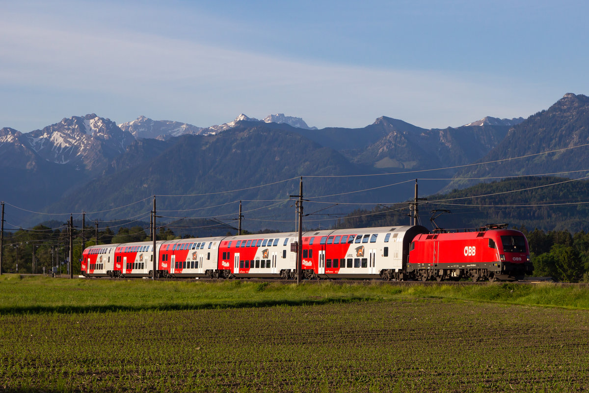 1116-184-3 mit ihren Dostos bei Sulz Röthis. 22.5.20