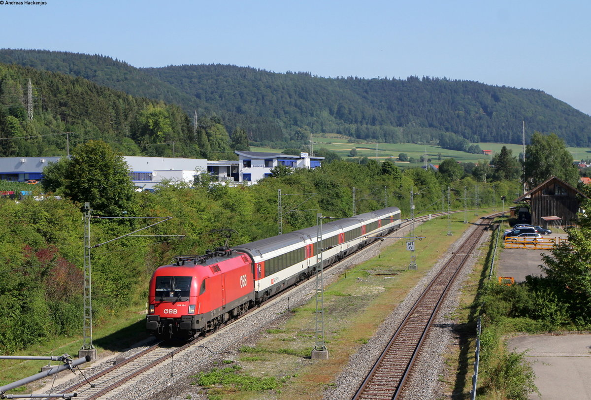 1116 184 mit dem IC 183/RE 50183 (Stuttgart Hbf-Zürich HB/Singen(Htw)) in Wurmlingen 12.7.18