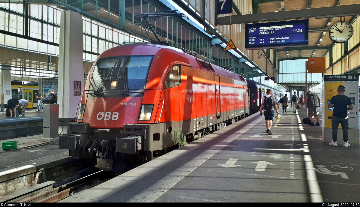 1116 190-0 (Siemens ES64U2) ÖBB steht nach der Fahrt als IC 284 (Linie 87) bzw. RE 50284 (RE87) von Singen(Hohentwiel) im Endbahnhof Stuttgart Hbf abweichend auf Gleis 7 und wartet auf die Abfahrt der Folgeleistung, um in die Abstellung zu fahren.
(Smartphone-Aufnahme)

🕓 1.8.2020 | 9:53 Uhr