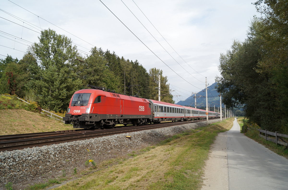 1116 193 mit dem EC 164  Transalpin  (Bischofshofen - Zürich HB) bei Terfens, 22.09.2019.