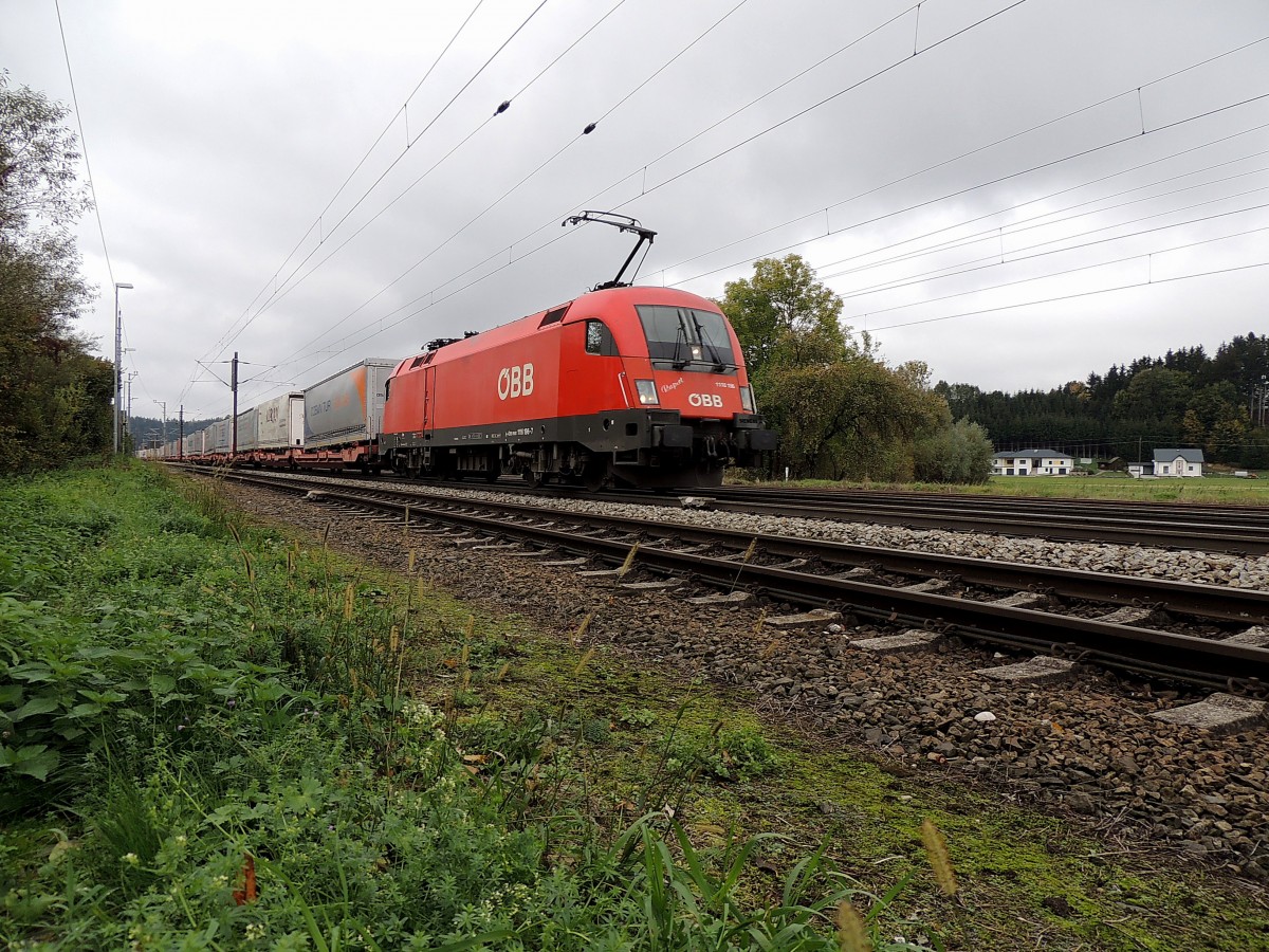 1116 196-7  Rupert ; durchfährt mit einem Aufliegerzug Redl-Zipf in Richtung Linz; 151015