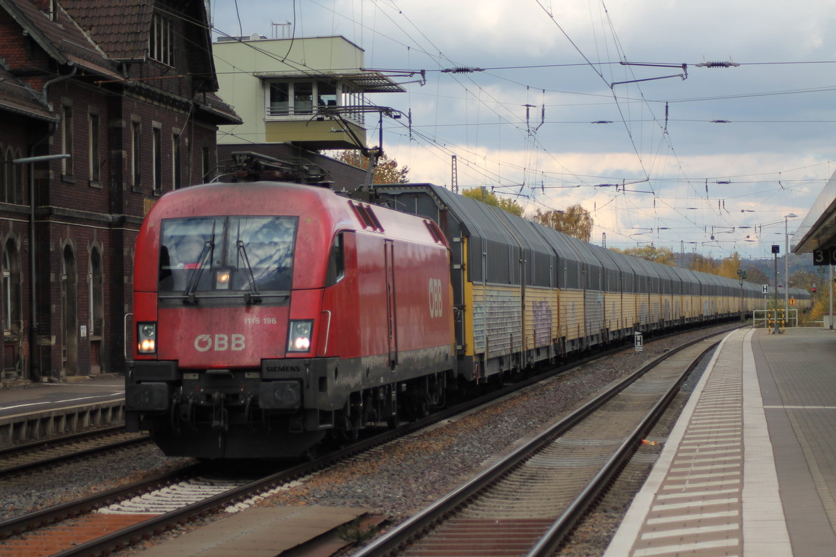 1116 196 am 02.11.2018 mit einem ARS-Zug in Eichenberg.