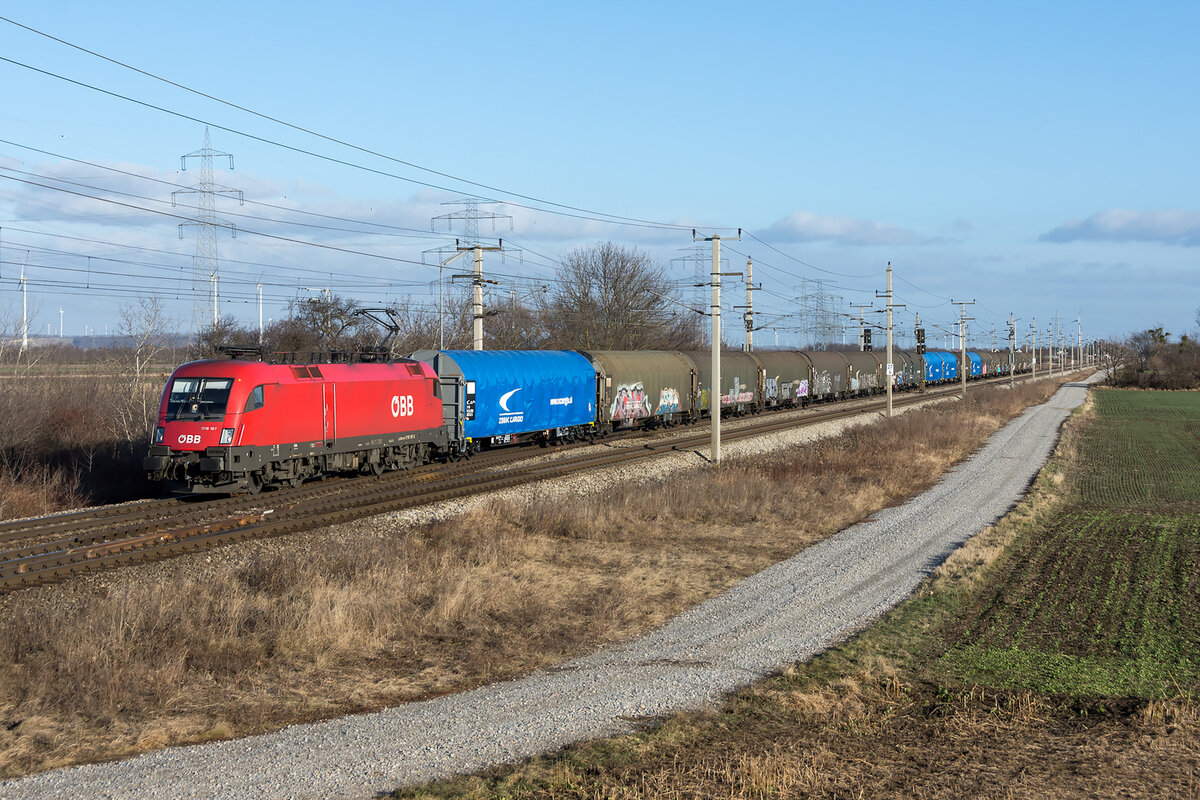 1116 197 mit dem GAG 49140, am späten Nachmittag des 18.01.2022 kurz vor Götzendorf in Fahrtrichtung Wien.